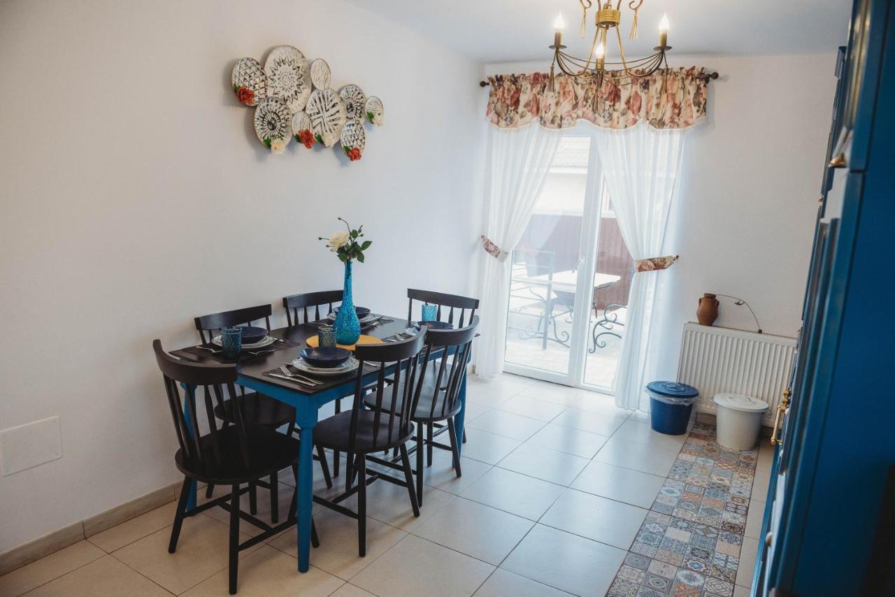 La Contessa Apartament Targu Neamt ภายนอก รูปภาพ