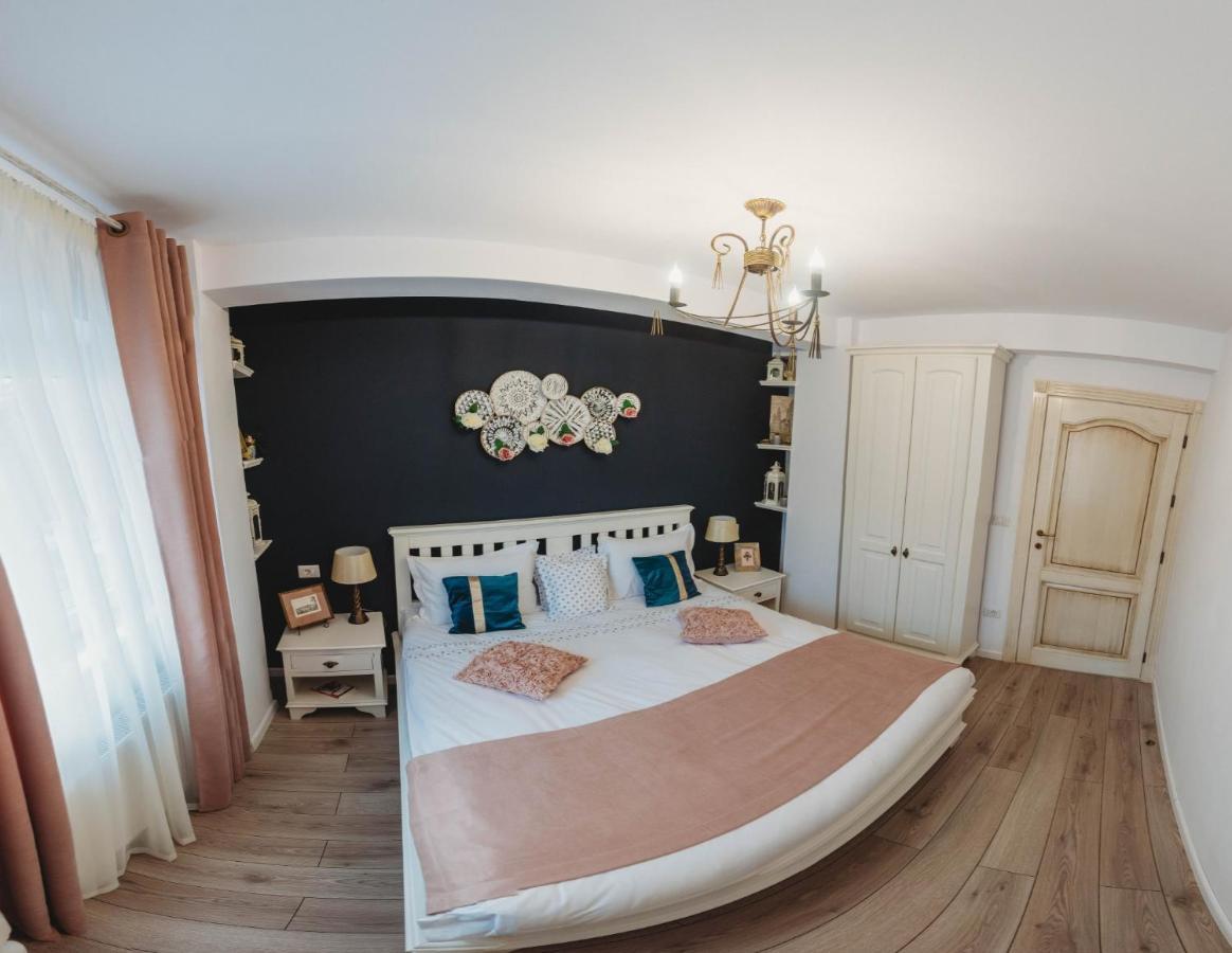 La Contessa Apartament Targu Neamt ภายนอก รูปภาพ