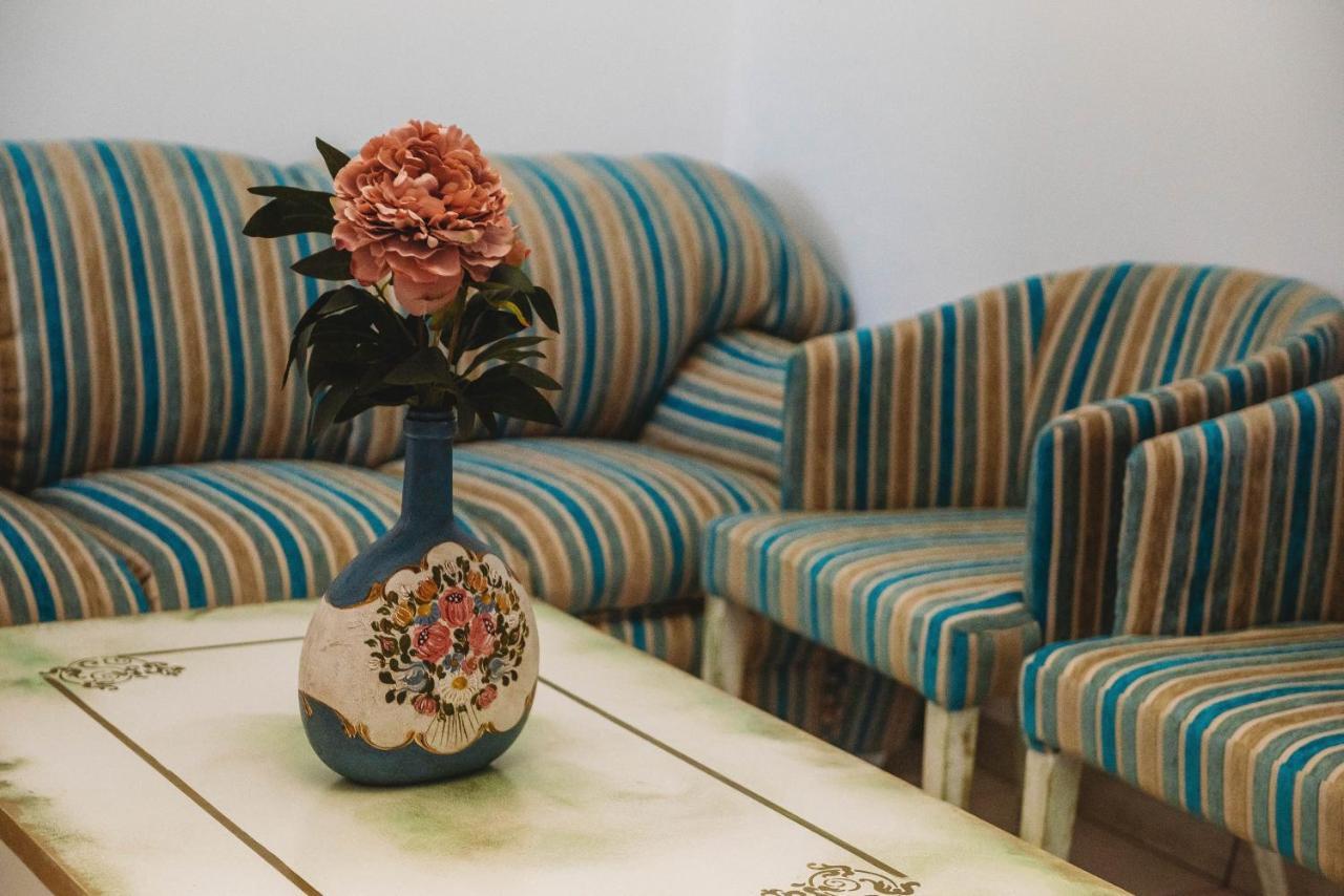 La Contessa Apartament Targu Neamt ภายนอก รูปภาพ